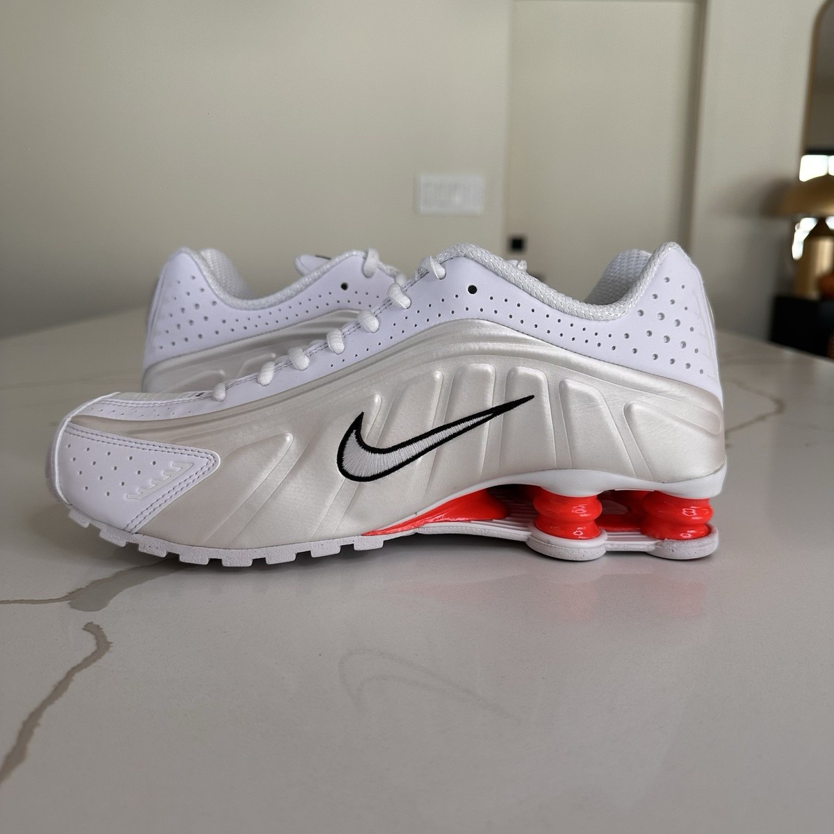 Nike Shox R4 Phantom Picante Red White Women's Shoes Sz 9 (AR3565