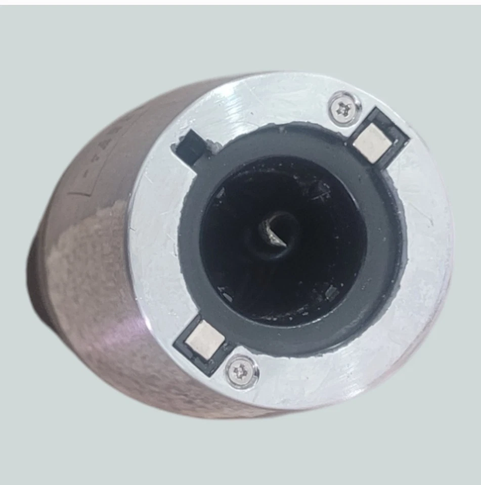 Abridor de vinho recarregável Shaper Image - Imagem 2 de 4