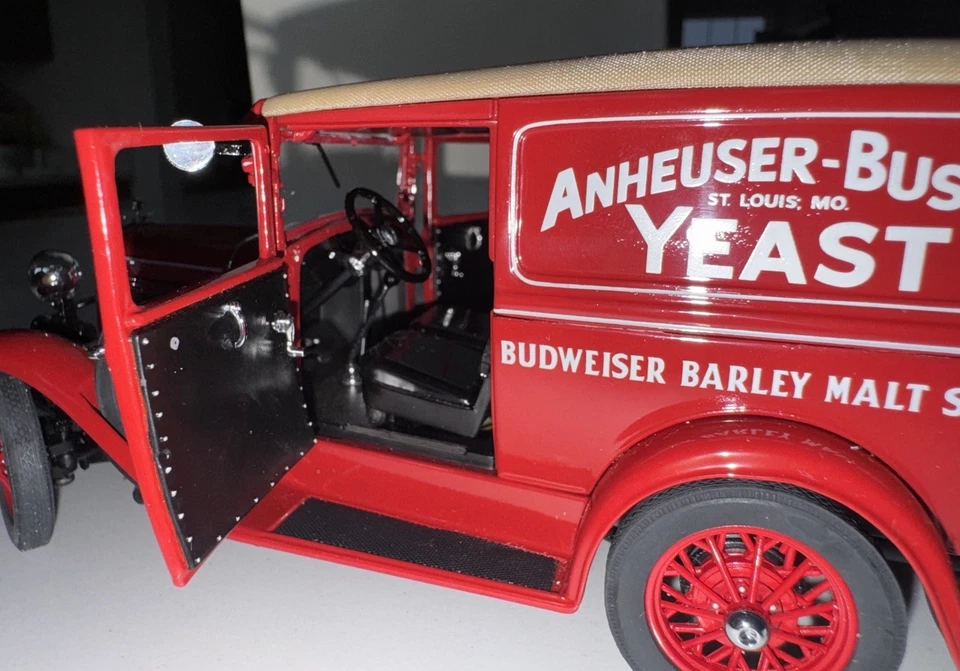 Camión de entrega Ford Budweiser 1931 Dan Bury como nuevo 1:24 - carga de levadura + malta de cebada Foto 4 de 4