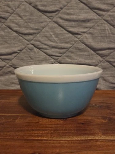 Vintage Pyrex Turquoise Blue Nesting Mixing Bowl White Band 402 1.5 Qt MCM
