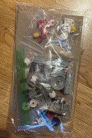 LEGO Space 897 Mobile Rocket Launcher  complete With Mini Figures & Manual