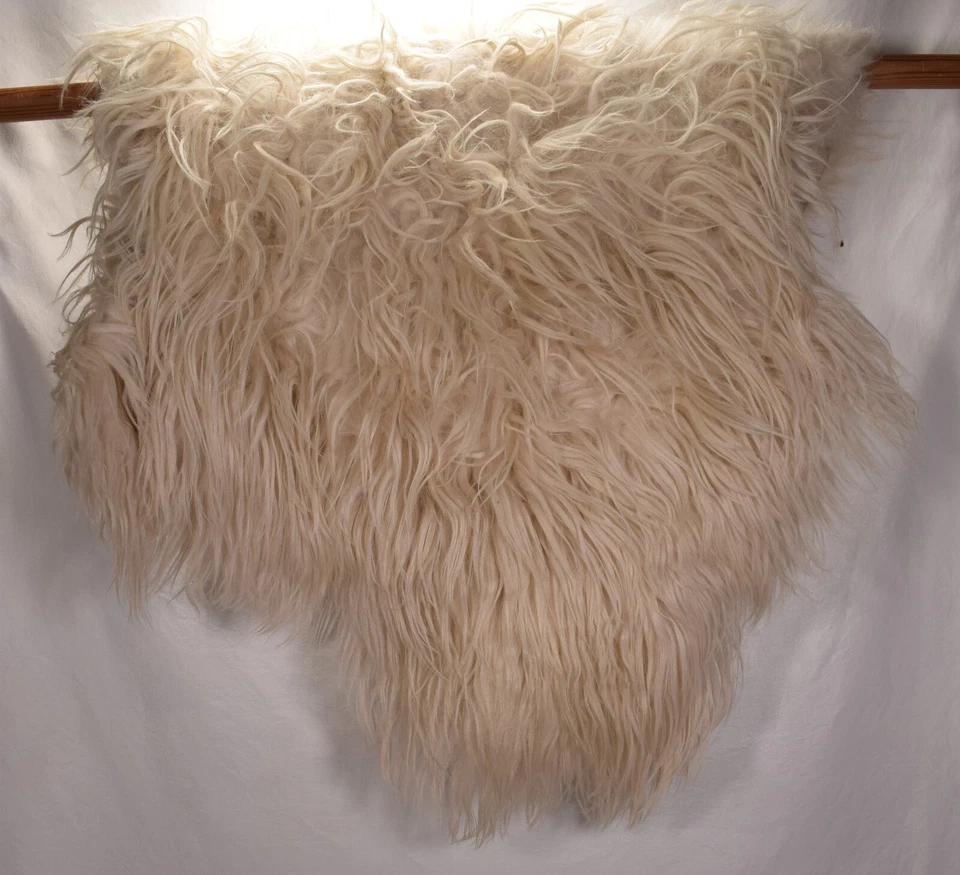 Genuine Lambskin Rug Hide Ivory 40.5" x 31" - Image 3 of 4