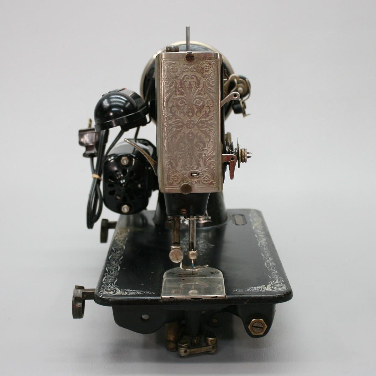 PARTS or REPAIR - Vintage 1931 Singer Sewing Machine Black