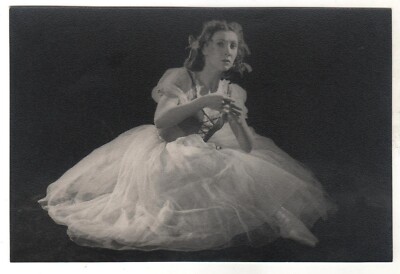 1958 Raisa STRUCHKOVA BALLET ''Giselle STAR Russian Ballerina DANCER Postcard Old