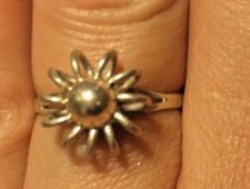 Charming Sterling Silver Flower Ring