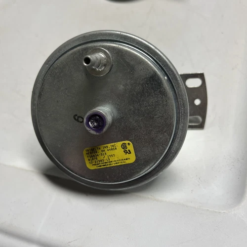 Carrier Pressure Switch FS6034-313  42-21502-13