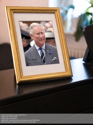 Repro-Autogramm - King Charles III - Gerahmt - In zivil