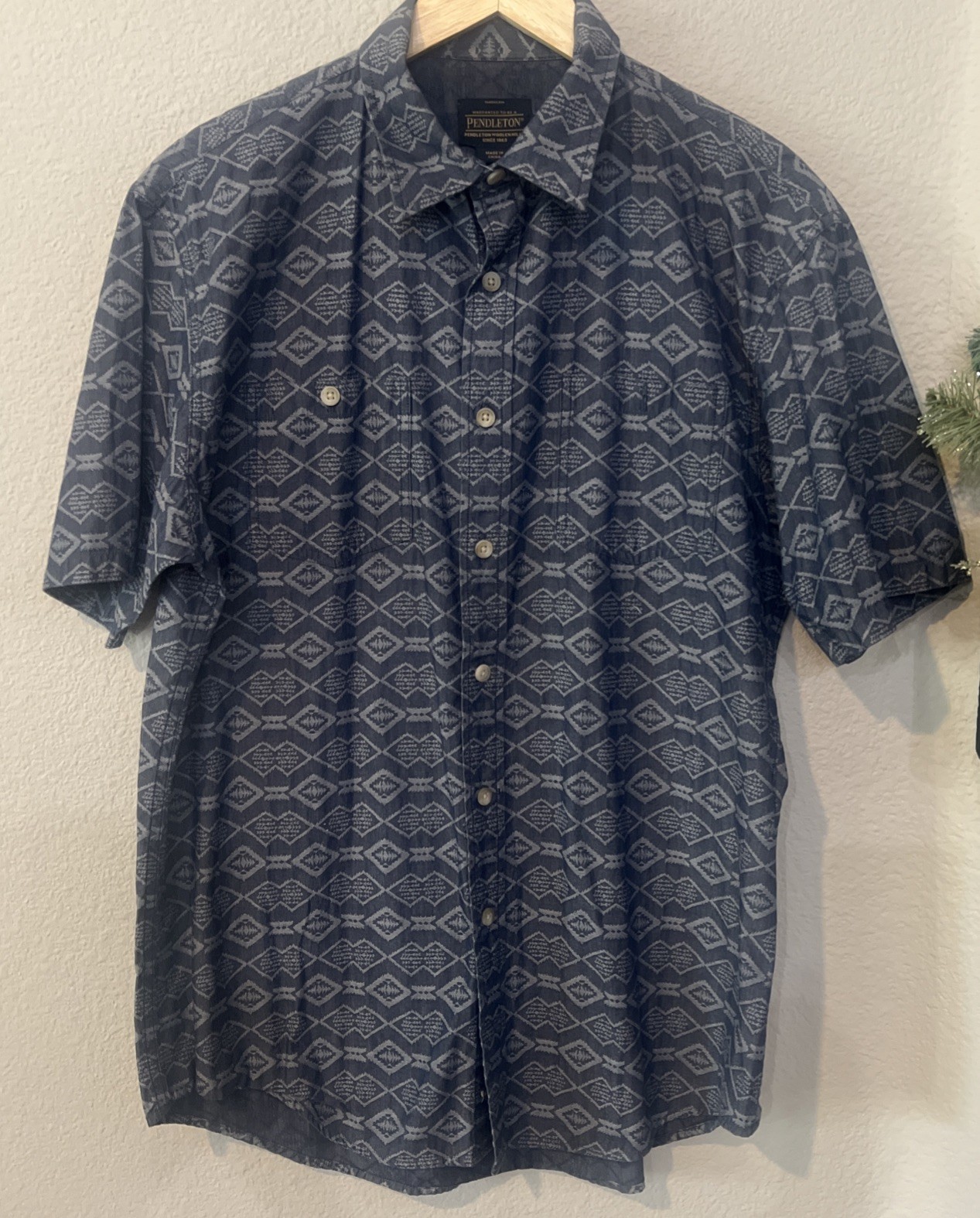 Pendleton Mens BLUE Aztec Button Down Short Sleev… - image 1