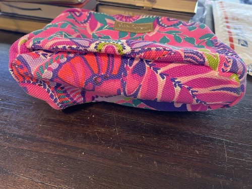 Lilly Pulitzer Cosmetic Pouch Resort White She's Too Fly GWP Makeup Bag 9"x6" - Picture 3 of 5