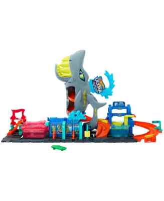 Hot Wheels City Ultra Shark Car Wash Playset with Color Reveal