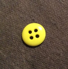 DILL BUTTONS #170297 BRIGHT YELLOW ROUND--4 HOLE--11MM-- 20 PIECES