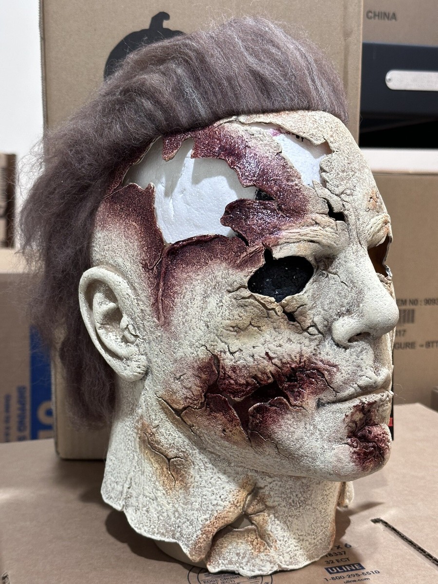 Trick or Treat Studios Rob Zombie's Halloween II - Michael