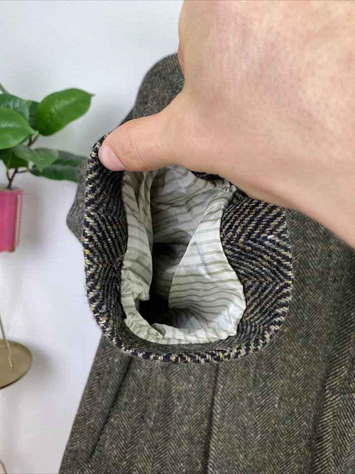 Magee (44S) Donegal Tweed Overcoat Mens CORRIB Herringbone Raglan Balmacaan Coat - Image 4 of 4