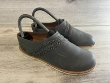 CHACO Castlerock Harper Clogs Gray Leather Slide Shoes Mules Womens 6.5