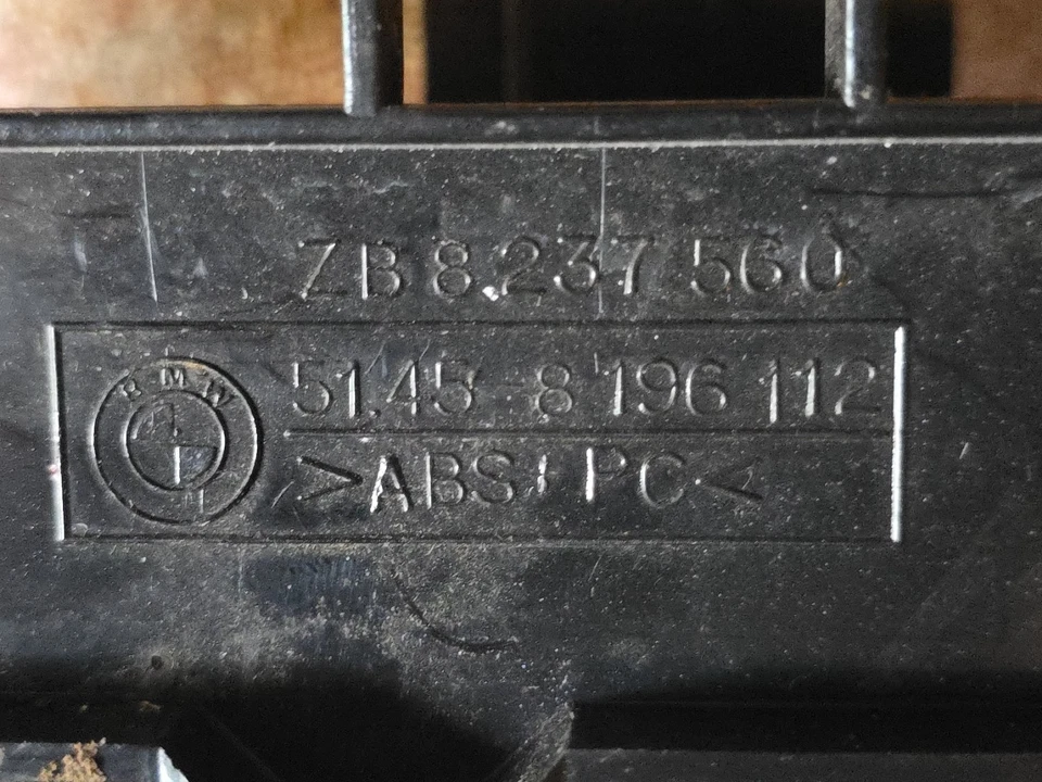 Componente de carcasa de control estéreo/climático de consola central BMW 328CI 99-06 Foto 4 de 4