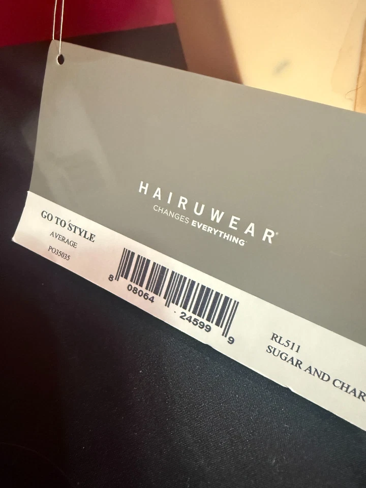 Peluca Raquel Welch "Go To Style" Azúcar y Carbón Foto 3 de 4