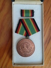 NVA Stasi DDR Orden Medaille Treue Dienste Bronze frühes Stück.
