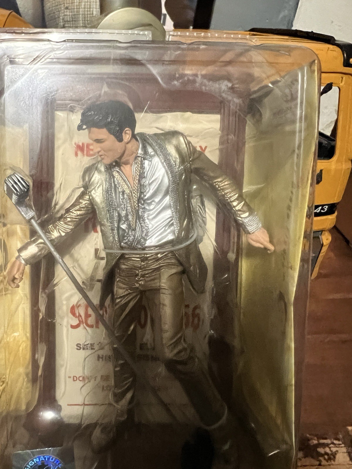 McFarlane Toys Elvis Presley 4th Edition Action Figure Gold Outfit Stand
