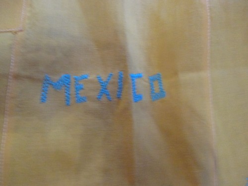 MCM Vintage YELLOW EMBROIDERED FLOWERS MEXICO w/Pocket APRON - 1950's - Picture 3 of 5