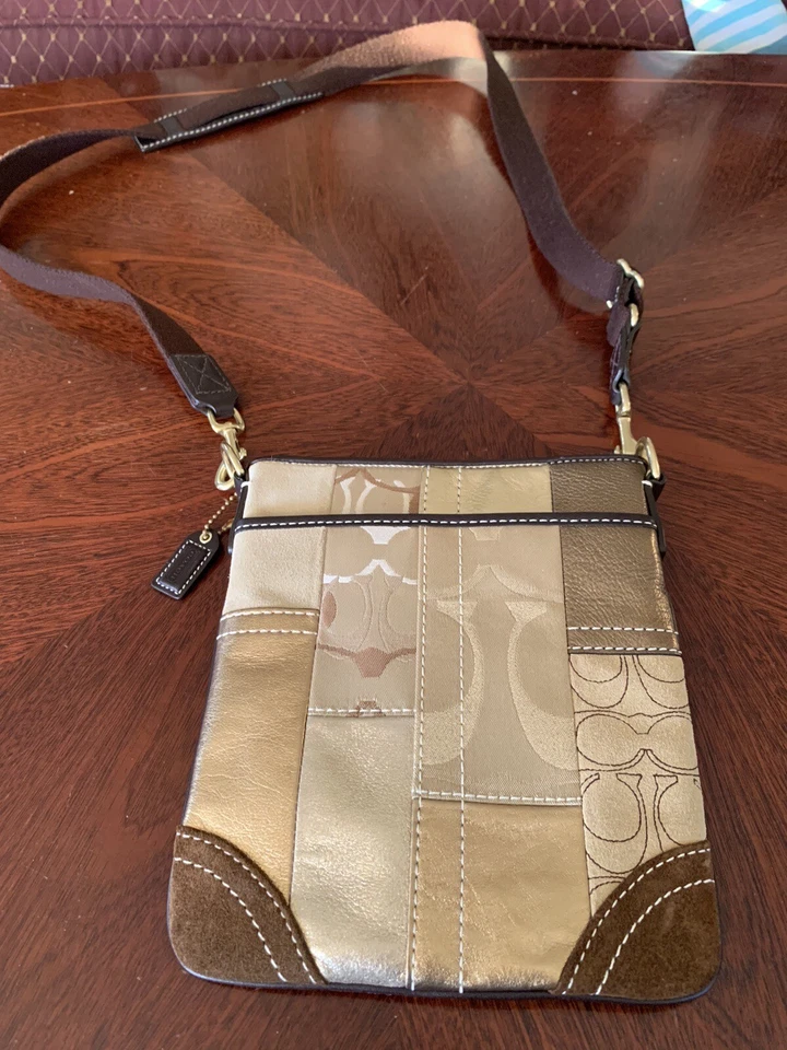 Bolsa tiracolo Coach Patchwork Swingpack carteiro - Imagem 2 de 4