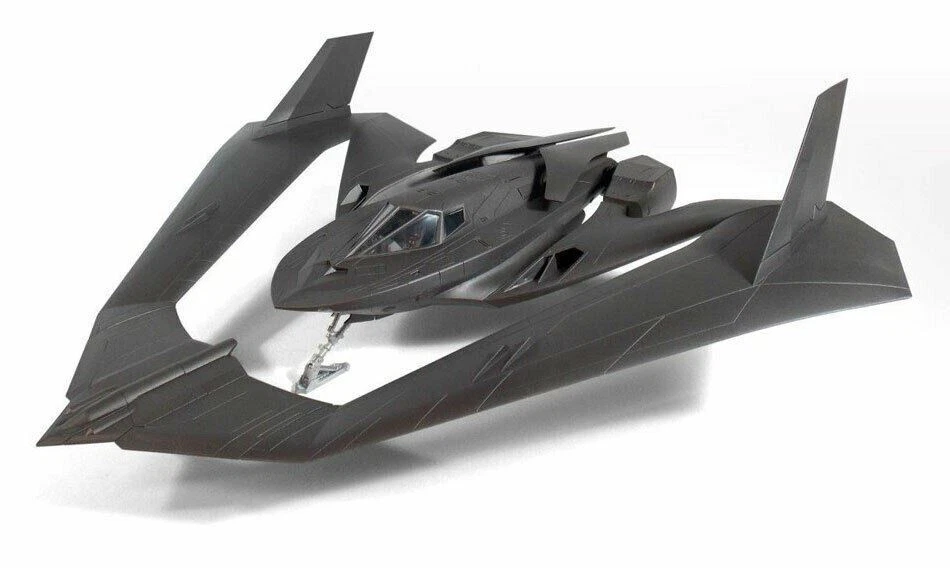 Batman Vs. Superman Batplane (Batwing) 1/24 Model Kit SEALED BOX 18BMB05 - Image 3 of 3