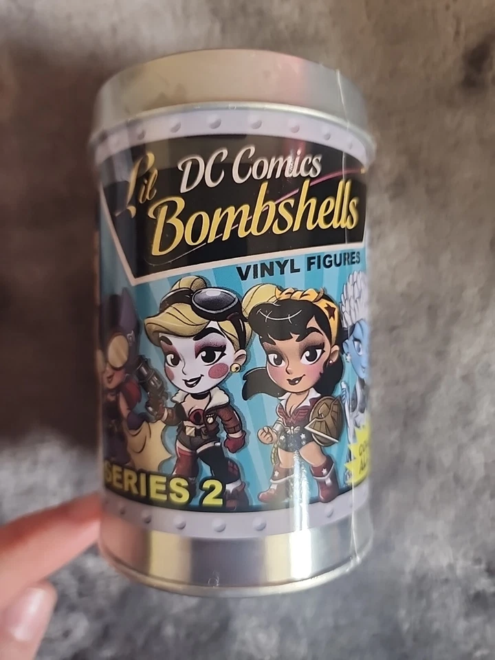 Mini Figura Vinilo DC Lil Bombshells Serie 2 Mystery Tin Cryptozoic 10b Foto 3 de 4