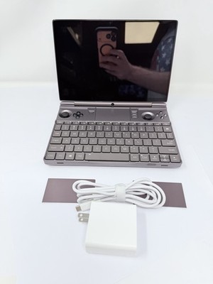 GPD Win Max 2 2025 - AMD Ryzen AI9 HX370 -32GB RAM - 4TB SSD Expandable