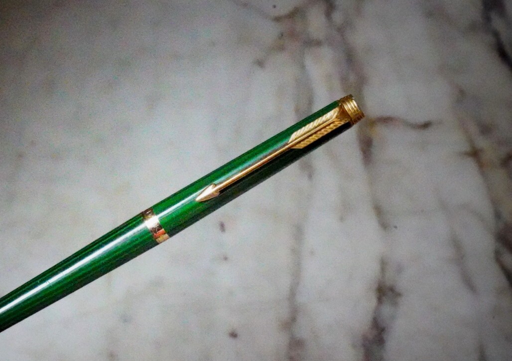 Stylo Roller Parker 180 Vintage - Laque Malachite & Plume Or 18 Carats - Rare Et Prestigieux