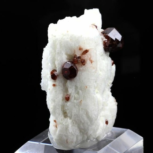 Spessartite Garnet, Orthoclase. 208.0 Ct. Gilgit-Baltistan, Pakistan. - Picture 2 of 3