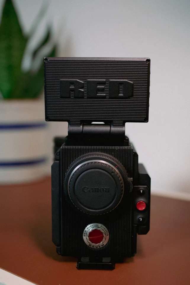 RED Raven 4.5K DSMC2 Cinema Camera - Canon EF FIT - 92 HOURS LIFETIME USE! - Image 2 of 3