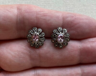 Dainty Marcasite Flower Daisy Oval Stud Earrings Sterling Pink Stone Gothic .5 