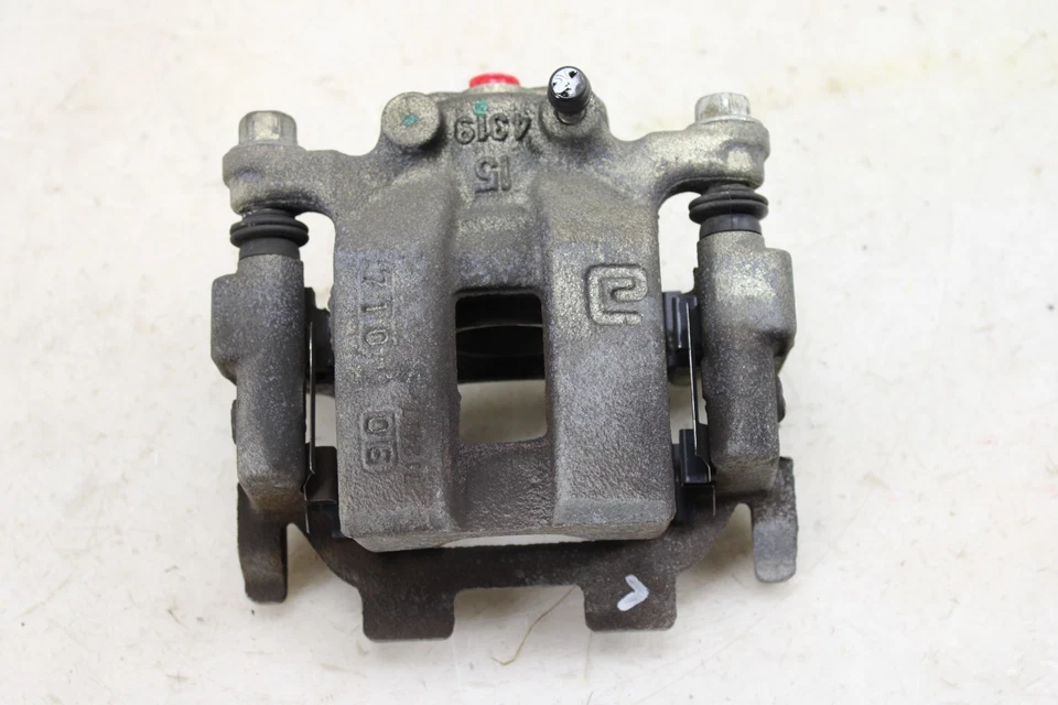 Juego de pinzas de freno Nissan 370z 2009-2020 OEM MW53 Foto 3 de 4