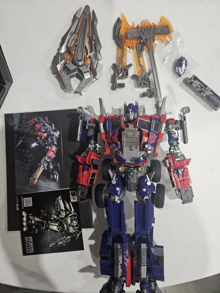 M01 Commander Deformation Era (optimus prime) Robot Figure - Image 4 of 4