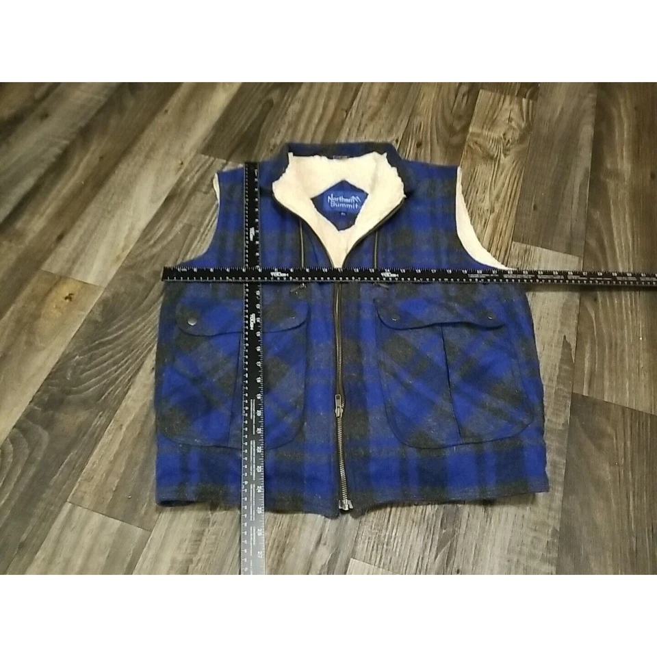 Vintage Northern Summit Large 42/44 Blue Plaid Sherpa Lined Trucker Vest Taiwan - Image 2 of 4