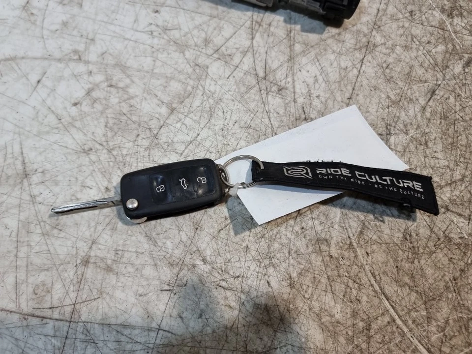 Volkswagen Polo 6R Ignition Barrel Lock Switch & Key Manual 2012 OEM 6R0905851B - Image 3 of 4