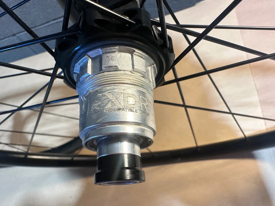 Juego de ruedas Fulcrum Racing 600 DB 700c XDR 12x142 12x100 disco nuevo Foto 3 de 4