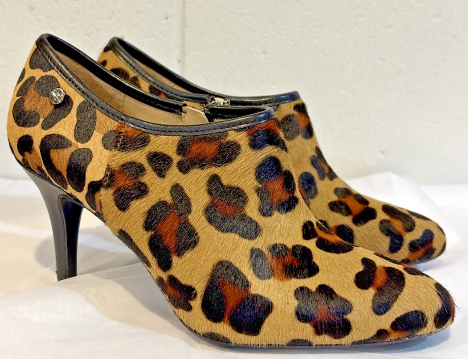 Calvin Klein Jenny Botines Tacones Piel de becerro Marrón Estampado de Leopardo Para Mujer 7.5 M Foto 2 de 4