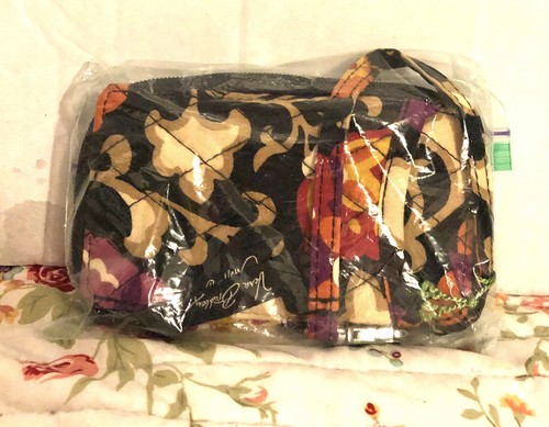 VERA BRADLEY NWT ZIP WRISTLET COIN PURSE IN RETIRED “SUZANI”🛍 - Picture 5 of 6