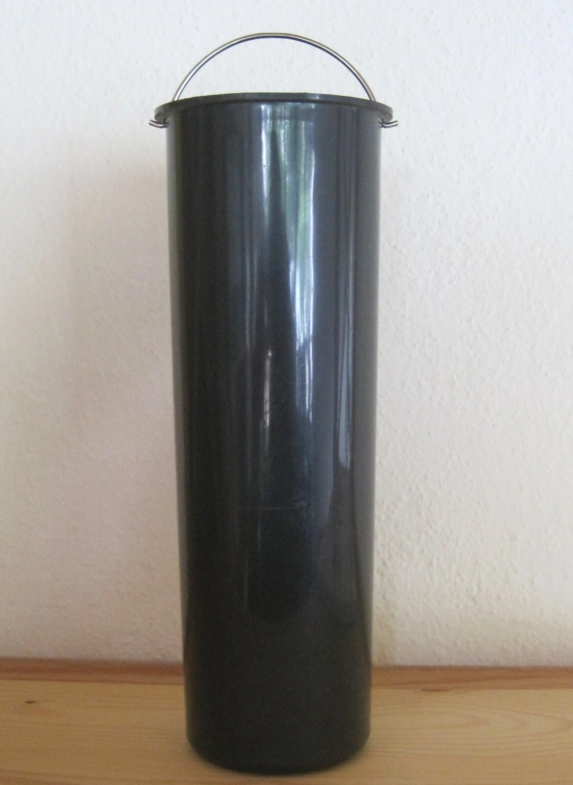 Strassacker Vase Insert - 22cm Plastic Cemetery Grave Vase Grave Vase Insert
Opens in a new window o