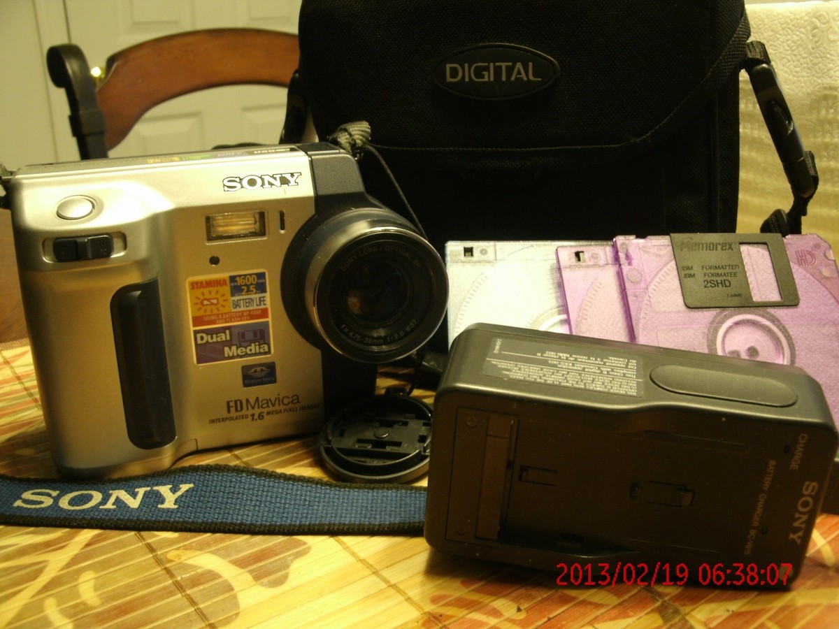 Sony Mavica MVC-FD92 1.2MP Digital Camera - Black & Metallic