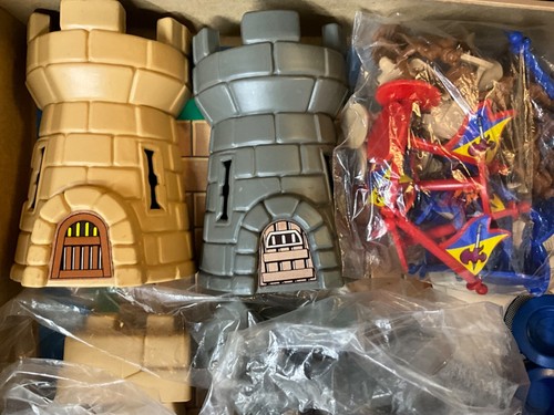 Vintage Crossbows + Catapults Battle Set, Plus Extras! Has 7 Extra Warriors & - Picture 4 of 6