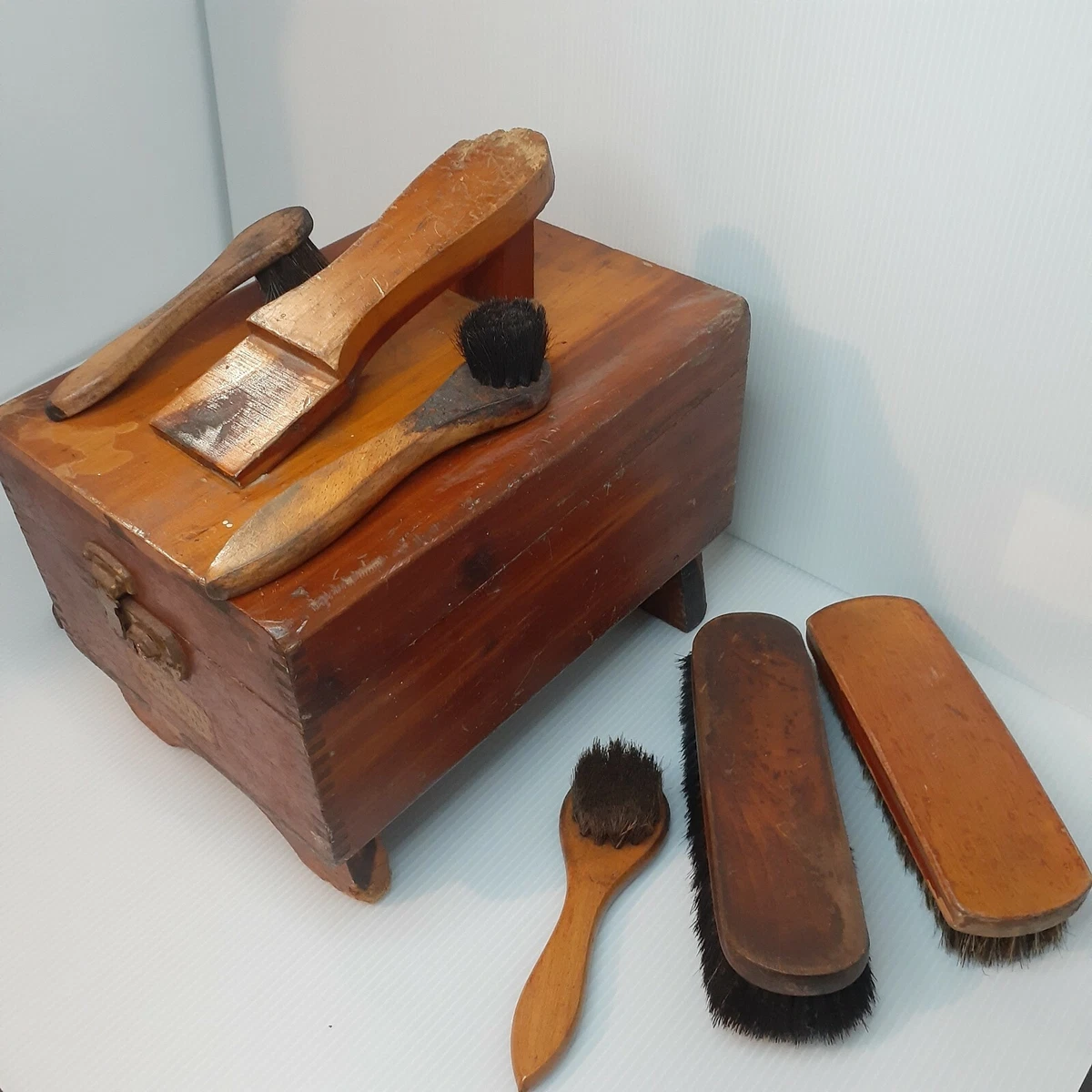 Griffin Shinemaster Vintage Wooden Shoe Shine Box with 8 Brushes