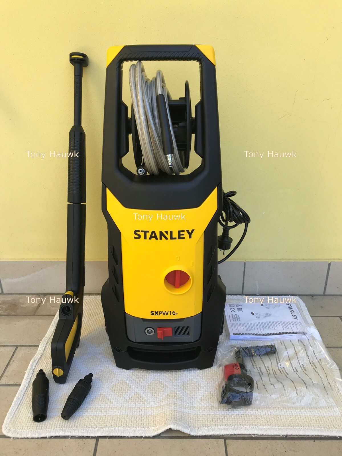 Idropulitrice STANLEY SXPW16: 125 Bar di Pura Potenza per Casa e Auto