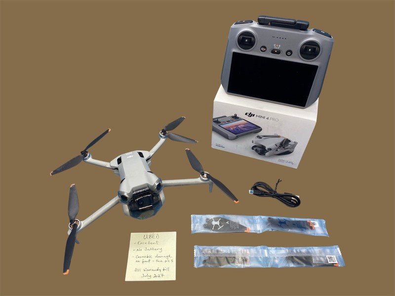 *COSMETIC DAMAGE* DJI Mini 4 Pro Drone with DJI RC 2 Remote Control
