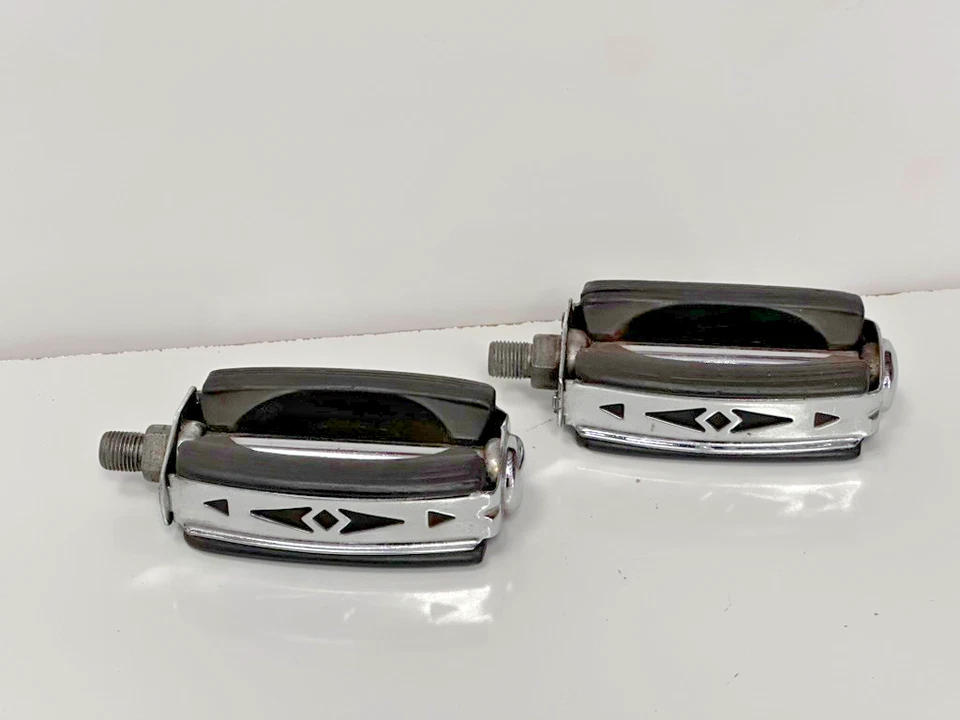 1968 69 Schwinn Bicycle Bow Pedals Krate Stingray Nice! Fast Free Shipping - Image 2 of 4