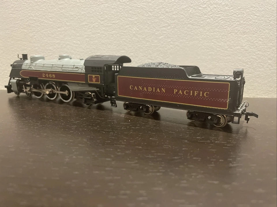 LOCOMOTORA DE VAPOR HO MEHANO 4-6-2 #2468 CANADIAN PACIFIC CP RAIL ILUMINADA Foto 3 de 4