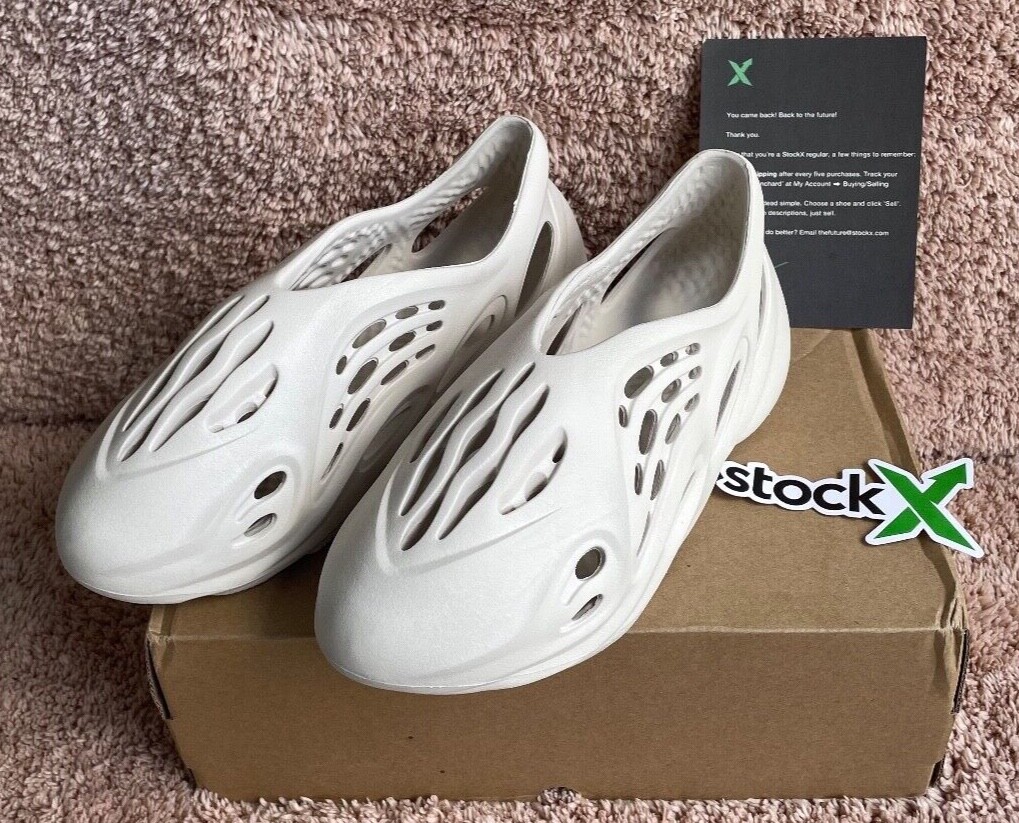 SIZE 7 - ADIDAS YEEZY FOAM RNNR 