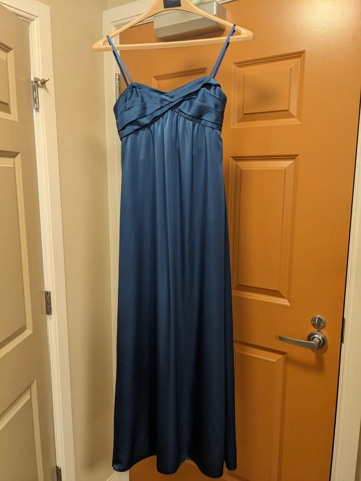 BCBG Maxazria 紧身胸衣蝴蝶结全长连衣裙 - 2 码 — 第 2/4 张图片