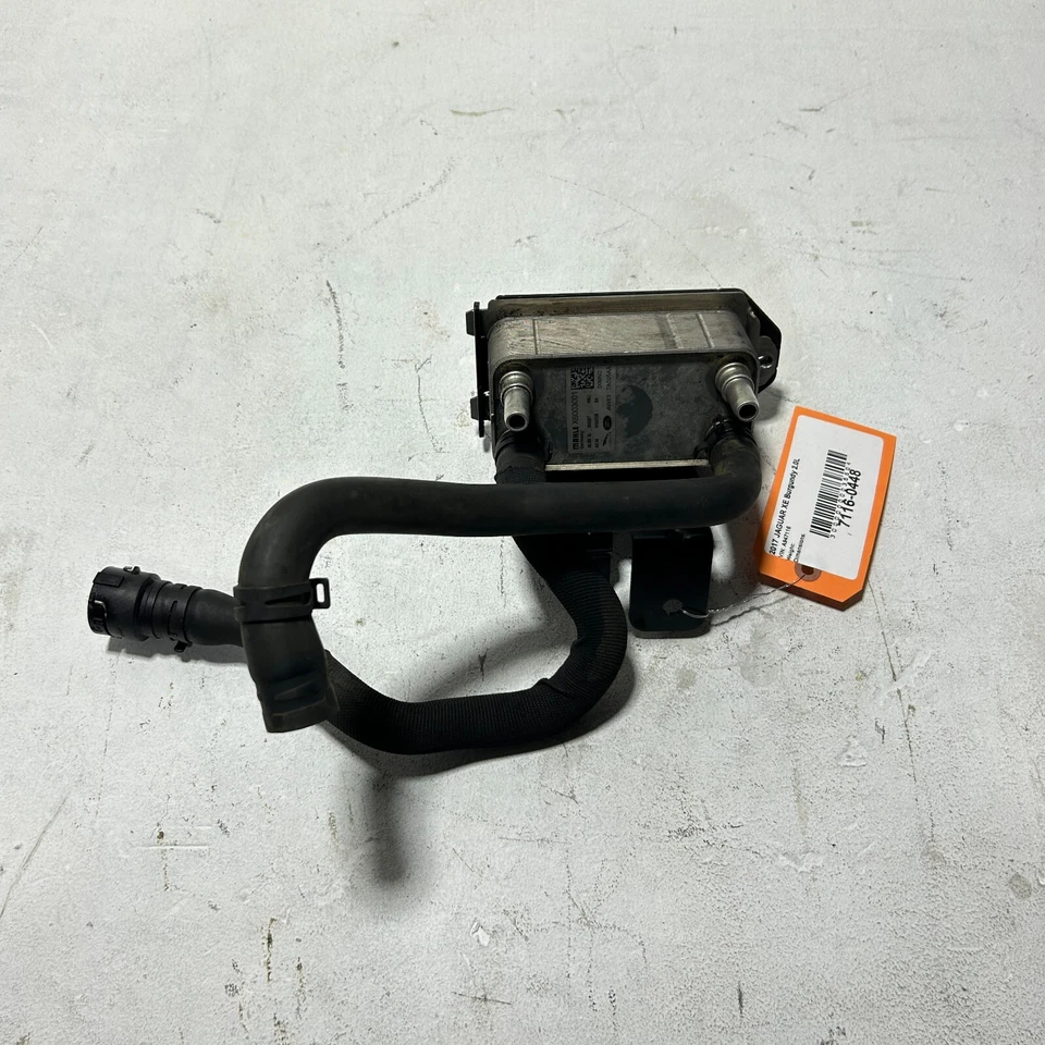 Enfriador de aceite de transmisión automática Jaguar XE 2,0 L 2017-2020 OEM Foto 3 de 4