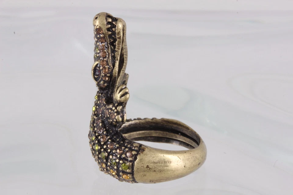 ANEL DE JACARÉ COM PEDRAS FACETADAS VERDE E LARANJA FANTASIA TAMANHO 8 MODA 2704B - Imagem 2 de 3